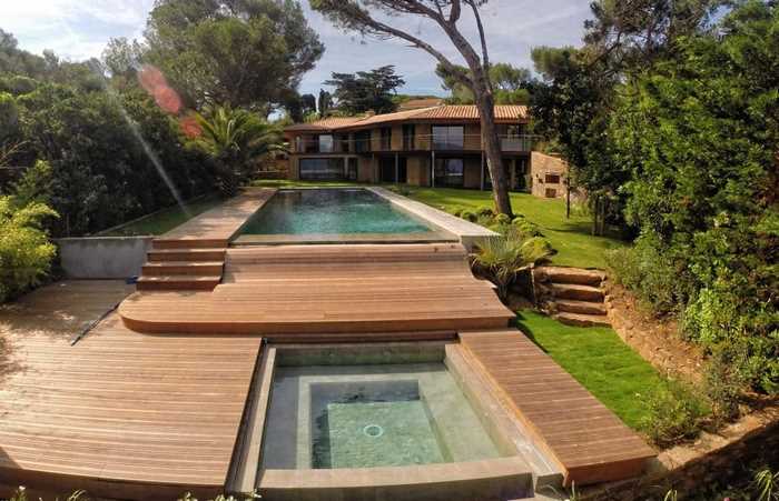 Construction de terrasses et deck piscines en bois à Hyères - AUTRAN
